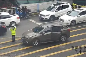 “最美女警”肖伟：用行动诠释警察责任和担当图片