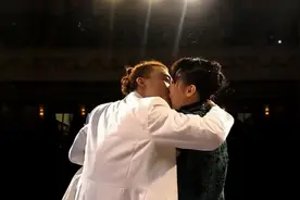 “飙戏狂魔”任素汐的离奇情史，和她生命中的3个男人图片