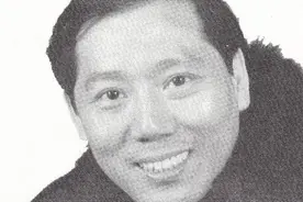 李成儒兄弟11人，穷小子逆袭1991年身家过亿，却任妻儿挤18平米房图片