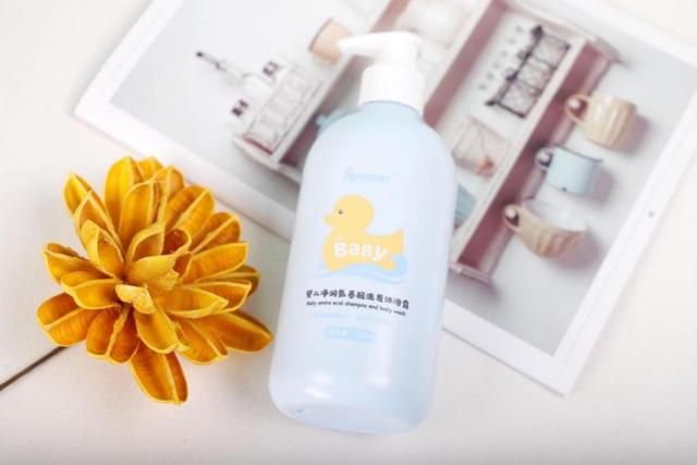柔丫婴儿净润氨基酸洗发沐浴露 无泪配方 成分温和，让宝宝爱上洗澡