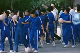 北京大叔拍下80年代的少男少女，让人怀念的青春回忆图片