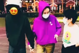 张柏芝与大儿子走路十指相扣，矮半头被宠成少女，却偏爱二儿子？图片