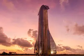 马斯克：SpaceX准备好在火星建立基地，2024年出发图片
