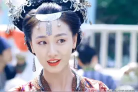 有漂亮虎牙的女星只服这5位，灵气逼人，磨掉做烤瓷牙的是咋想的图片