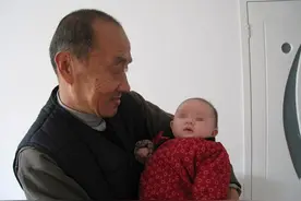 四个孙女一个孙子，看完爷爷取的名字，不得不佩服，姜还是老的辣图片
