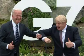 又现塑料兄弟情？英军炫耀演习中将美军痛扁一顿，却招来美媒痛骂图片