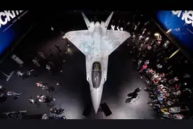 俄新型五代机正式亮相，售价只有西方四代机一半，F35要小心了图片