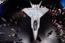 俄新型五代机正式亮相，售价只有西方四代机一半，F35要小心了图片