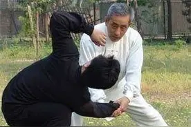 中国传统武术勾腿8招经典踢法，街头自卫近身格斗威力巨大图片