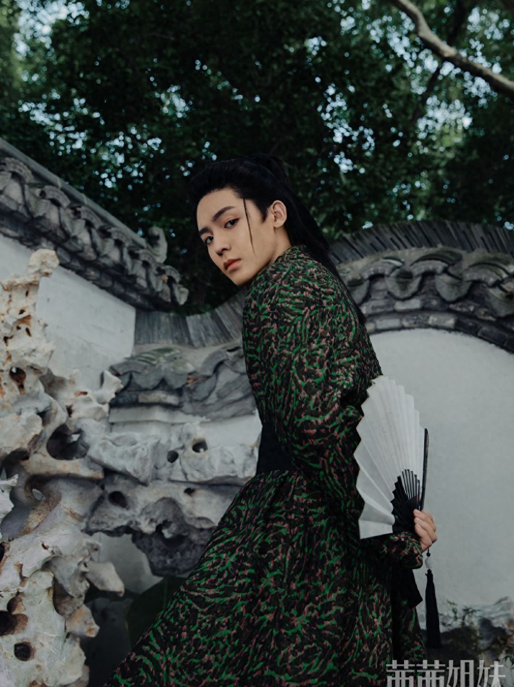 侯明昊时尚古风大片写真图片