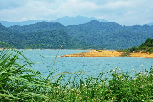 只有10%广东人才知道的粤北“云海天池红叶”，让人一眼沦陷