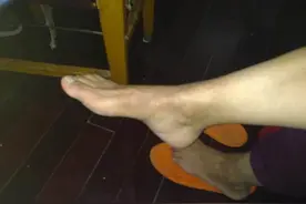 为什么人老了后经常出现脚肿？离不开2种原因，做好几点帮你远离图片