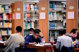 考上研究生也别放松，忽视这3点“潜规则”，毕业也找不到好工作图片