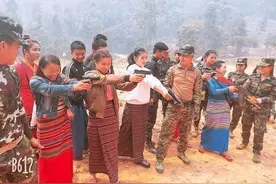 缅甸南掸邦军女兵的军旅生活图片