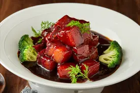 炖红烧肉，20年老厨师教我2窍门，软糯鲜香，肥而不腻，真过瘾图片