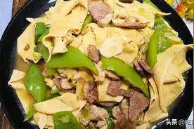 做尖椒干豆腐，牢记“一蒜二水三汁”，做出的豆腐咸香软嫩辣味足图片