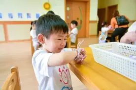 想孩子由抗拒到喜欢幼儿园，比磨破嘴皮更有效的方法，是学会引导图片