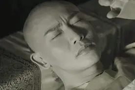 延禧攻略：尔晴爬上龙床后，有两处bug很明显！可惜乾隆太心虚图片