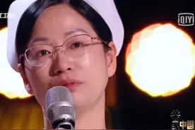 李克勤为赢得胜利亲自上阵献歌，张碧晨唱错词，李荣浩战队最意外图片