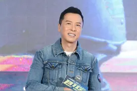 甄子丹有武功底子，跳霹雳舞出神入化。害我看了很多遍，百看不厌图片