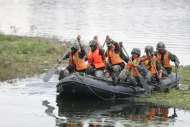 直击第77集团军特战小队综合演练图片