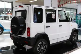 北汽版“K-Car”，不加油充电就跑，可坐4个成人，遮风挡雨图片