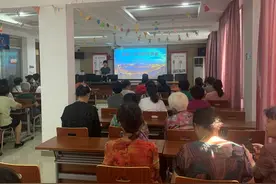 南京江北新区旭东新城社区举办退休老人环保健康讲座图片