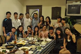参加同学聚会，拍照为何尽量不要发朋友圈？只因这3点图片