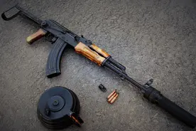 假如你身处在行尸世界中，这十种武器你会选择哪个用来生存图片