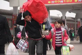 窝囊了一辈子的父亲，终于在我毕业8年后的那个晚上哭了出来图片
