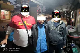 这个“外卖小哥”为啥专“送”电瓶？图片