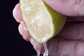 夏季钓鱼要加果酸？笑话：你买的饵料和小药中，其实没有真果酸图片