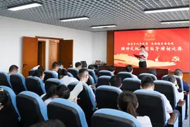精彩！今天这场演讲比赛激昂奋进图片