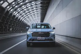 新一代哈弗H6四驱正式到店，内饰配置升级，竞争三菱欧蓝德图片