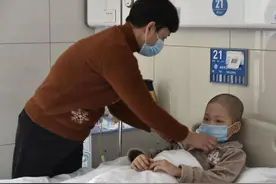 9岁男童因头痛、发烧被确诊白血病，无奈说出：下辈子还做您儿子图片
