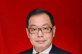 在挑战与机遇中整合线上线下优势推进教学融合——访国家“万人计划”教学名师、正高级、特级教师马骏图片