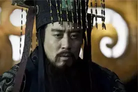 将军出征时不停向皇帝讨赏赐，部下劝他低调点，他说：我在保命图片