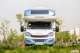 经过25年欧洲市场考验，如今倾心为中国人打造的一款房车朗宸C60图片