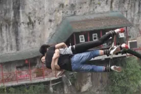 挑战极限只为梦想 奥陶纪忠实粉丝为这一“跳”等了三年图片