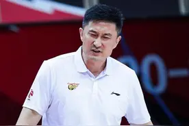 CBA最惨烈一战！82次犯规，109次罚球，杜锋超级高水平图片