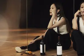 吴宗宪提周杰伦引尴尬，侯佩岑解围显情商，感情过去多年还是很甜图片