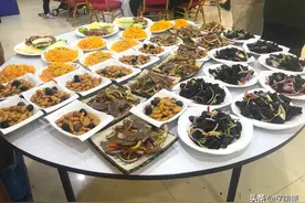 在河南农村摆宴席，8凉8热4大件，1个都不能少图片