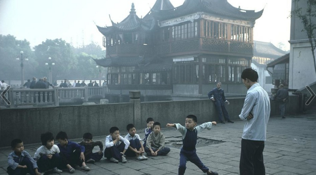 80后最爱的洗发水！“蜂花”再现江湖，上线3天就卖出了80000瓶