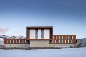 七星级监狱奢华似天堂，囚犯白吃白住，还拿工资，网友：炸裂三观图片