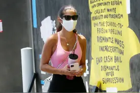 维秘天使Sara Sampaio离开健身房，不喜欢这种粗壮的感觉图片