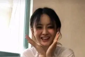 她腹肌是怎么练出来的？图片