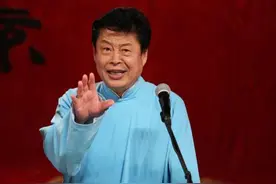 他是德云四老之一，两辈人与德云社结缘，他家是加强版的曲艺世家图片