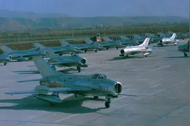 从歼-20战机全面列装，看中国战机崛起之路，由落后到强国地位图片