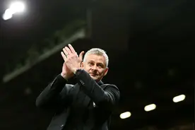 深夜11点！曼联曝出最新消息，孔蒂将入主，提2条件，C罗恐被弃用图片