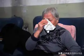 67岁老人哭诉：陪伴式尽孝，看上去很美好，实则让人苦不堪言图片